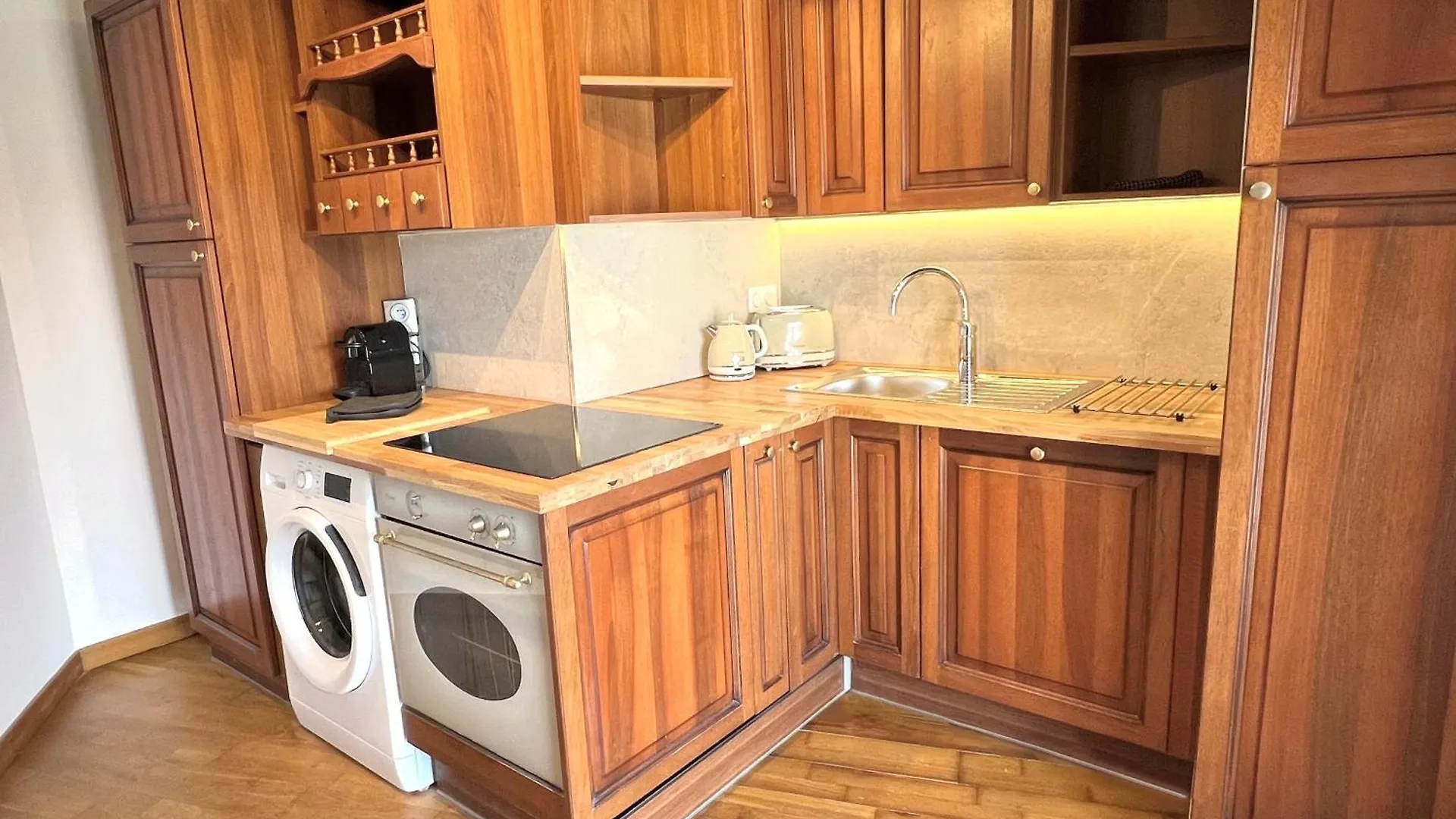 Apartman Charming Peaceful Haven In The Golden Square, Air-Conditioned Nizza